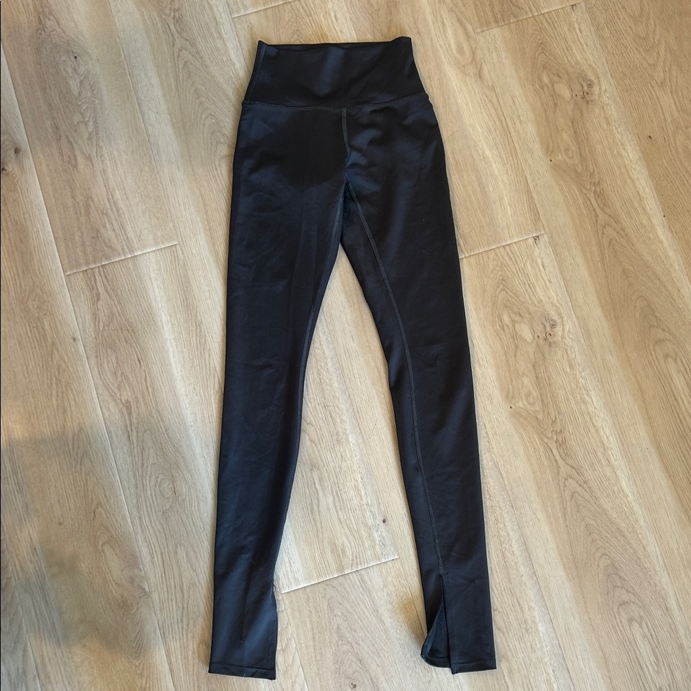 ALO Yoga Airlift high-waisted elongated Leggings size xs charcoal grey